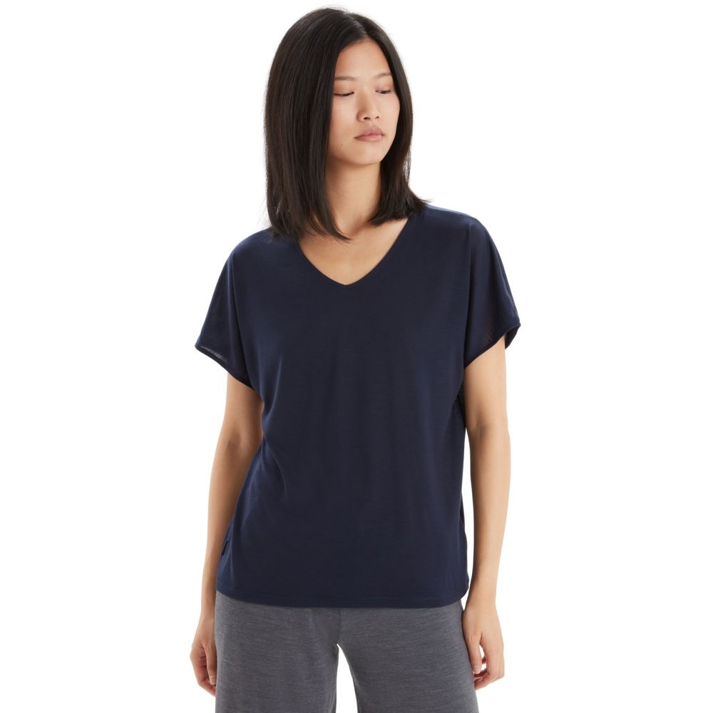 Icebreaker Drayden Reversible Short Sleeve Top Women's Midnight Navy IB0A56ES-401 shirts en tops online bestellen bij Kathmandu Outdoor & Travel