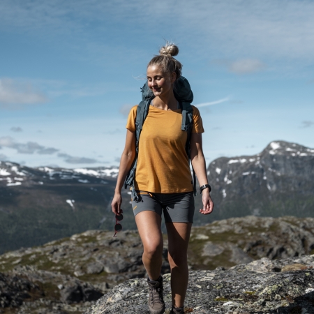 Bergans  Cecilie Mtn Softshell Shorts Women's Solid Dark Grey/Cloudberry Yel