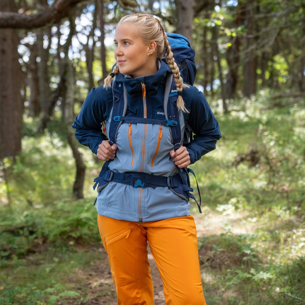 Bergans Cecilie 3L Jacket Women's Misty Sky Blue/Navy Blue 8811-25489 jassen online bestellen bij Kathmandu Outdoor & Travel