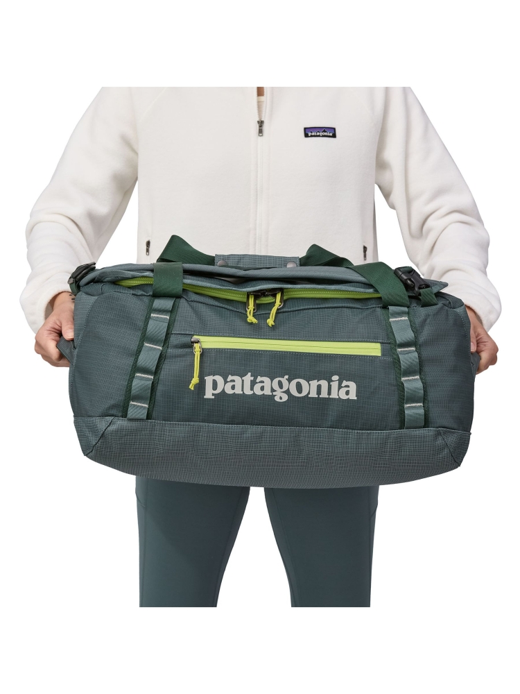 Patagonia Black Hole Duffel 40L Nouveau Green 49339-NUVG duffels online bestellen bij Kathmandu Outdoor & Travel