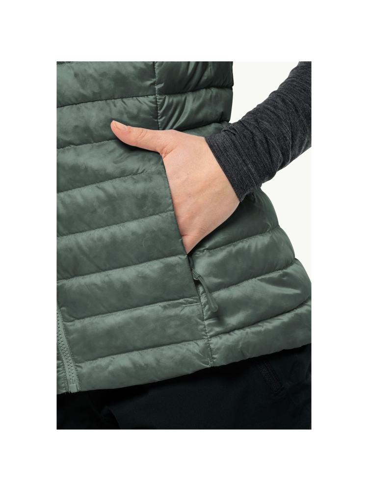 Jack Wolfskin Pilvi Down Vest Women's hedge green 1207771-4311 jassen online bestellen bij Kathmandu Outdoor & Travel