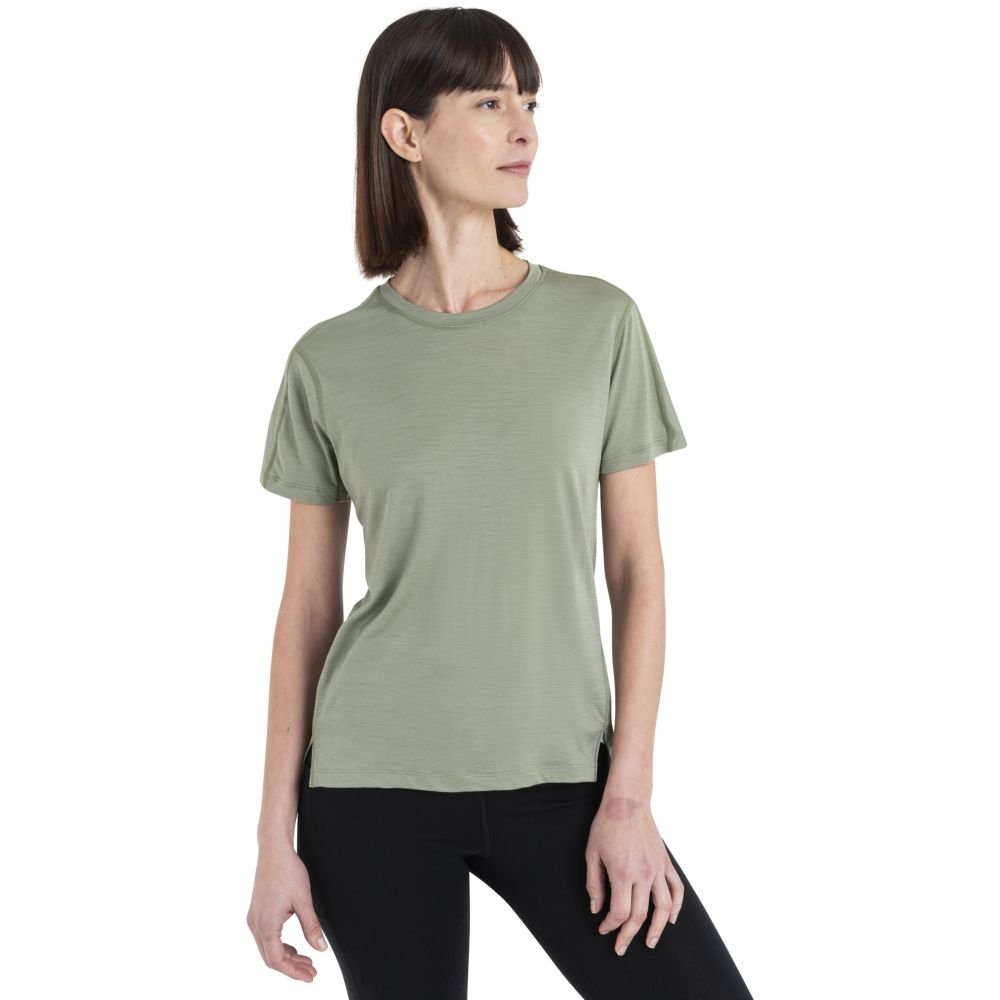 Icebreaker Mer 150 Tech Lite III SS Tee Women's Lichen IB0A56Y8A-741 shirts en tops online bestellen bij Kathmandu Outdoor & Travel