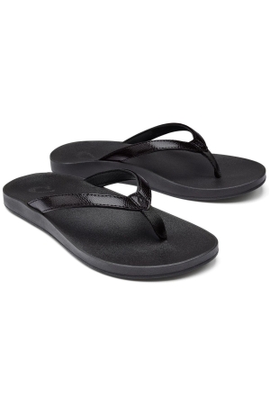 Olukai Puawe Women's Black / Black 20198-4040 slippers online bestellen bij Kathmandu Outdoor & Travel