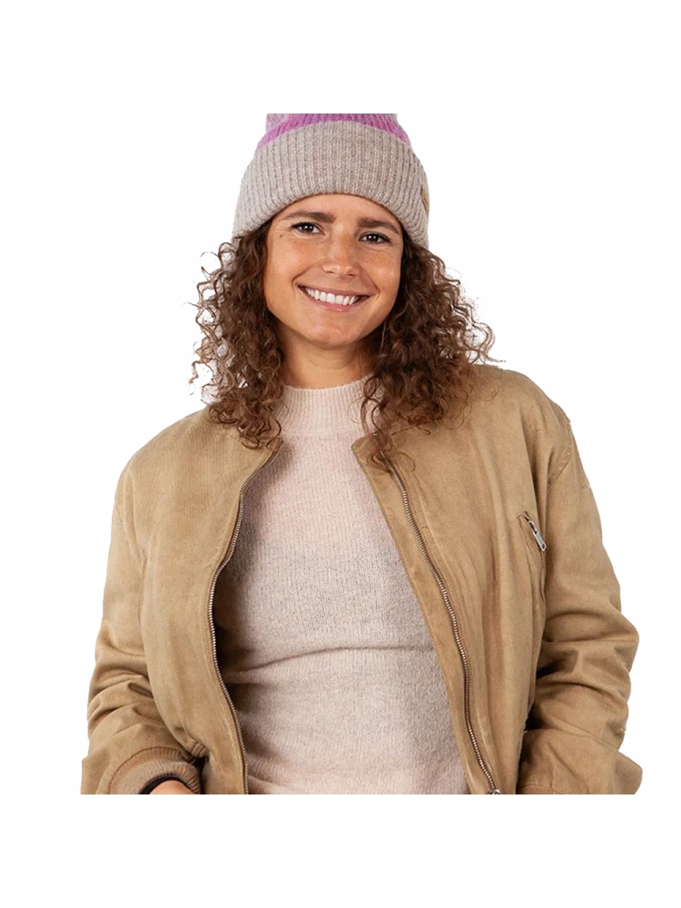 Barts Suzam Beanie Rose 61010431 kleding accessoires online bestellen bij Kathmandu Outdoor & Travel