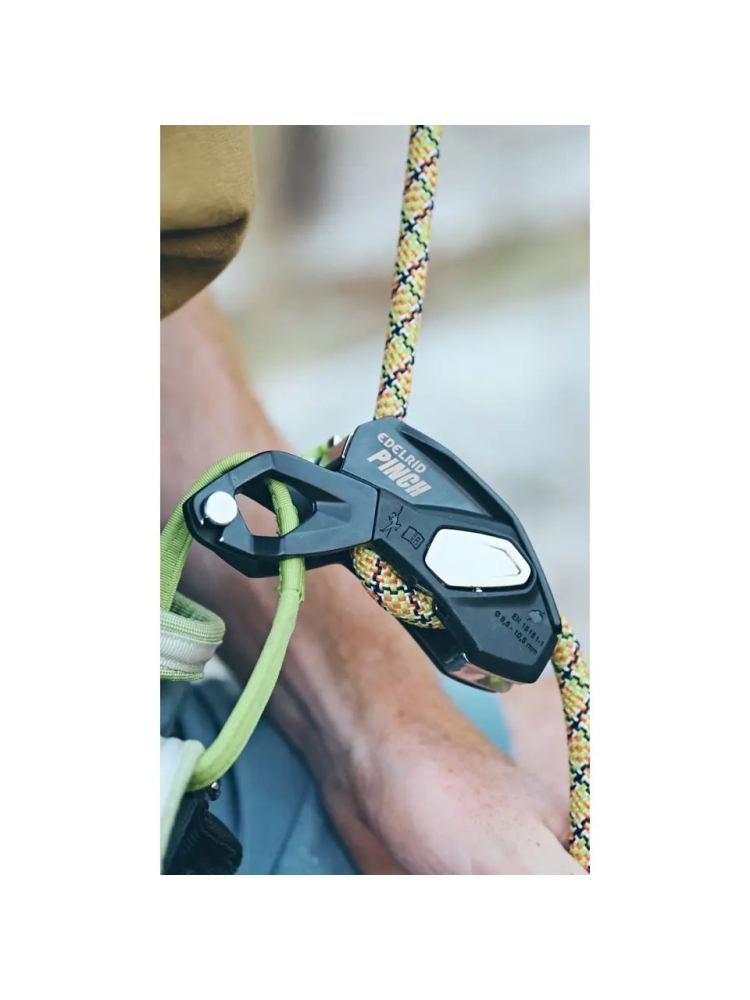 Edelrid Pinch Anthracite/Oasis 738380008150 zekeren online bestellen bij Kathmandu Outdoor & Travel