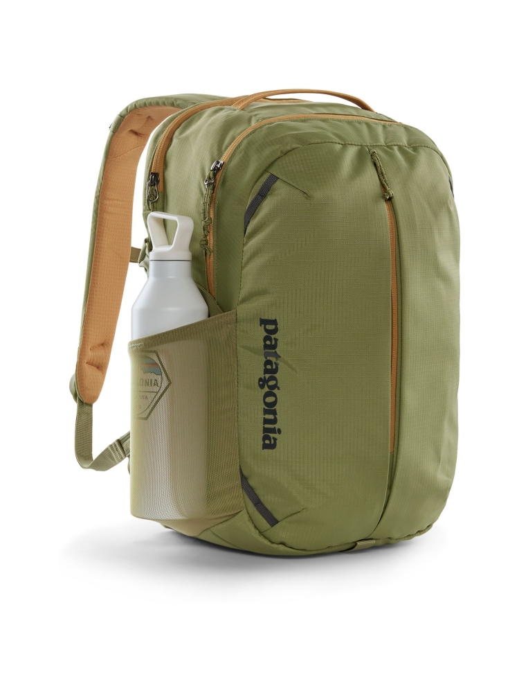 Patagonia Refugio Day Pack 26L Buckhorn Green 47913-BUGR dagrugzakken online bestellen bij Kathmandu Outdoor & Travel