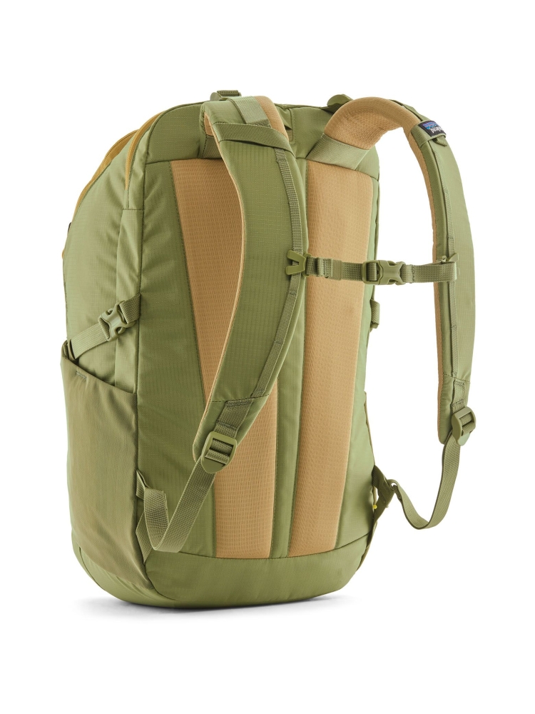 Patagonia Refugio Day Pack 30L Buckhorn Green 47928-BUGR dagrugzakken online bestellen bij Kathmandu Outdoor & Travel