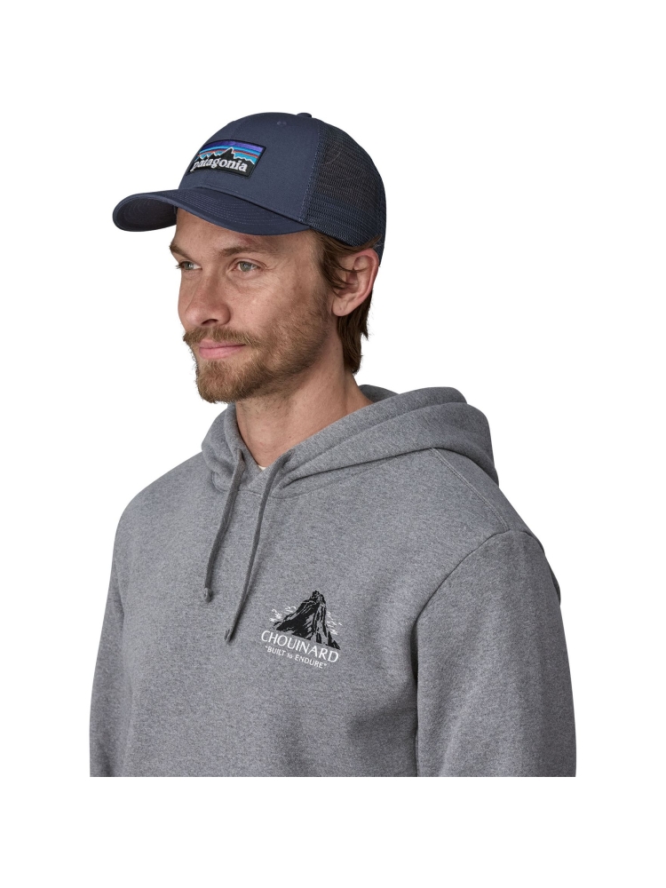 Patagonia P-6 Logo LoPro Trucker Hat New Navy 38283-NENA kleding accessoires online bestellen bij Kathmandu Outdoor & Travel