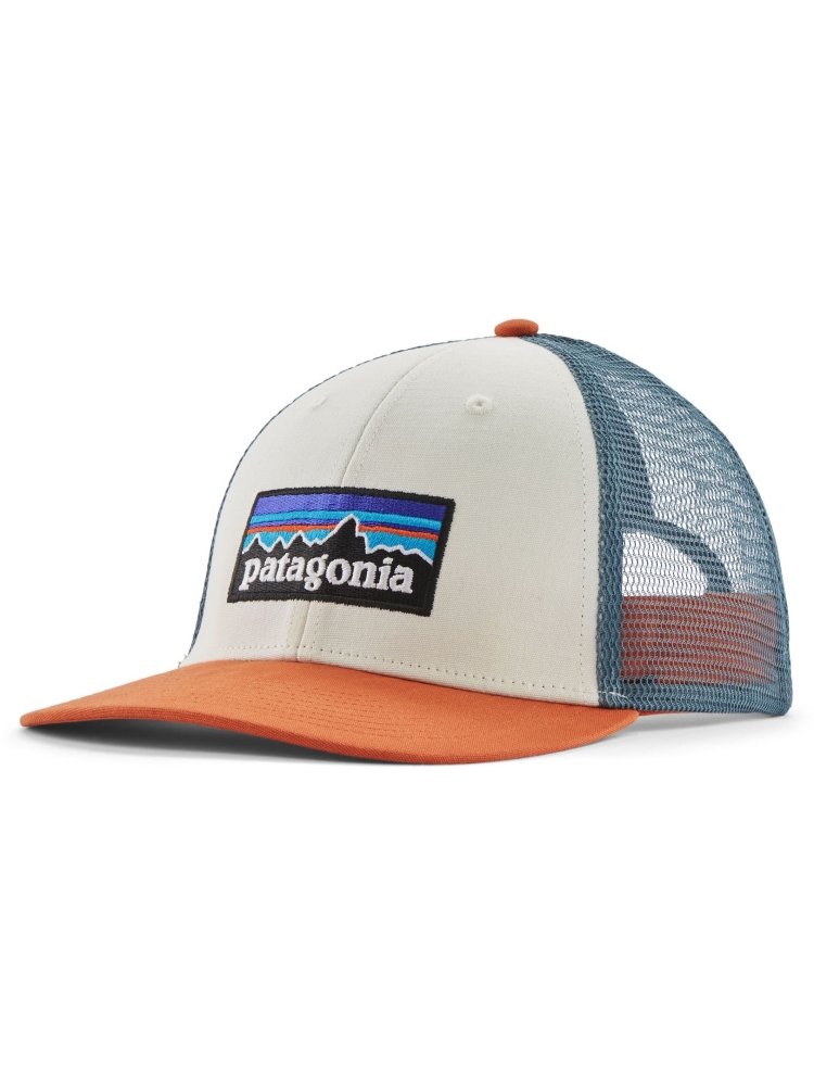 Patagonia P-6 Logo LoPro Trucker Hat White w/Redtail Rust 38283-WHRL kleding accessoires online bestellen bij Kathmandu Outdoor & Travel