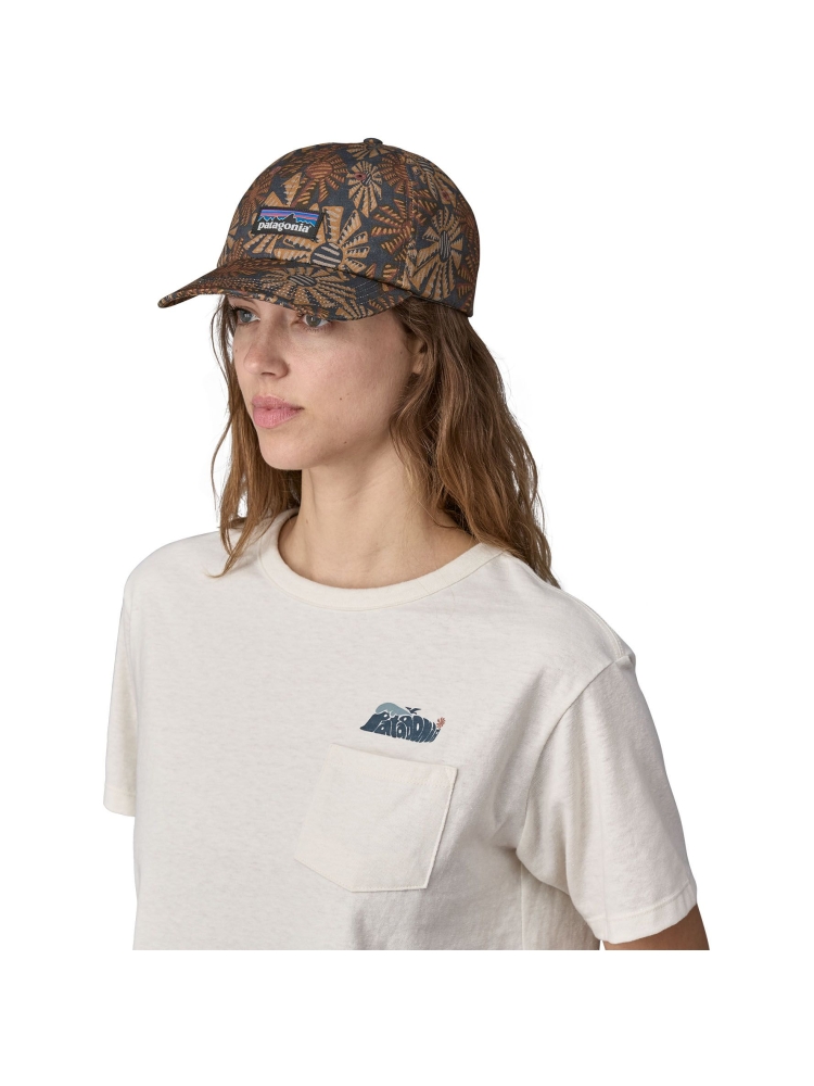 Patagonia P-6 Label Trad Cap Sun Wave: Smolder Blue 38296-SWBE kleding accessoires online bestellen bij Kathmandu Outdoor & Travel