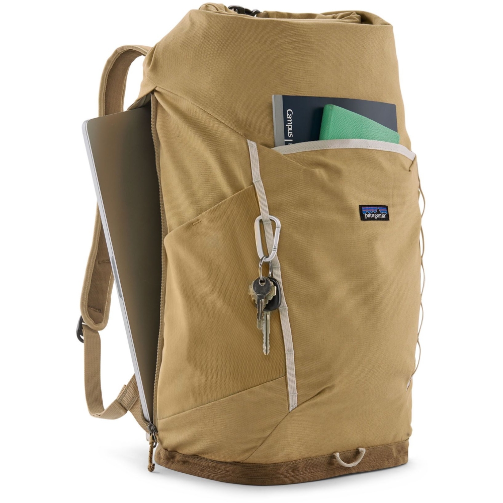 Patagonia Fieldsmith Roll Top Pack Classic Tan 48543-CSC dagrugzakken online bestellen bij Kathmandu Outdoor & Travel