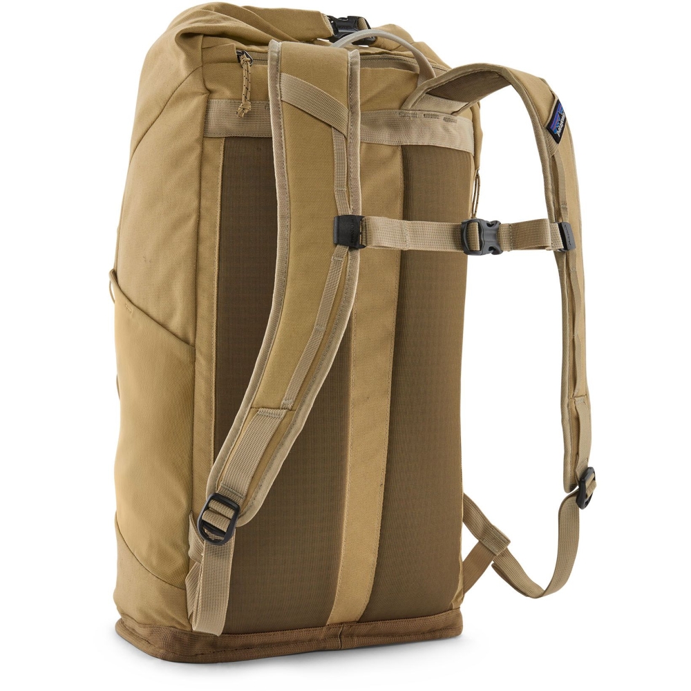 Patagonia Fieldsmith Roll Top Pack Classic Tan 48543-CSC dagrugzakken online bestellen bij Kathmandu Outdoor & Travel