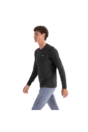 Arc'teryx Rho Lt Crew Neck Black 9417-Black fleeces en truien online bestellen bij Kathmandu Outdoor & Travel