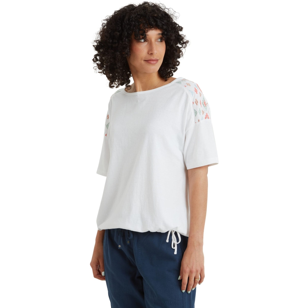 Sherpa Adventure Gear Kalindi Top Women's Katha White SW21037-102 shirts en tops online bestellen bij Kathmandu Outdoor & Travel