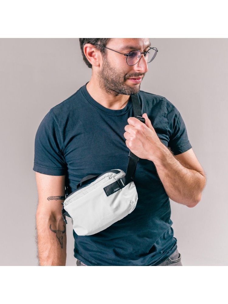 Matador Matador ReFraction Packable Sling White MATOG2HP01W tassen online bestellen bij Kathmandu Outdoor & Travel