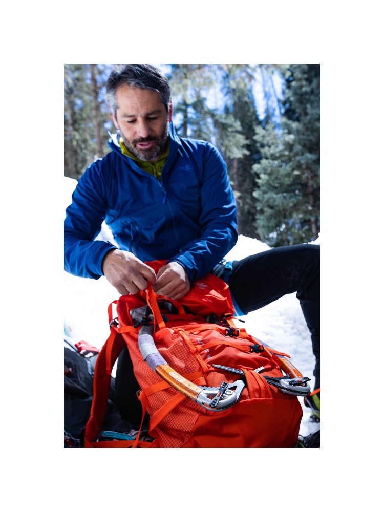 Osprey Mutant 38 Mars Orange 10004555 dagrugzakken online bestellen bij Kathmandu Outdoor & Travel